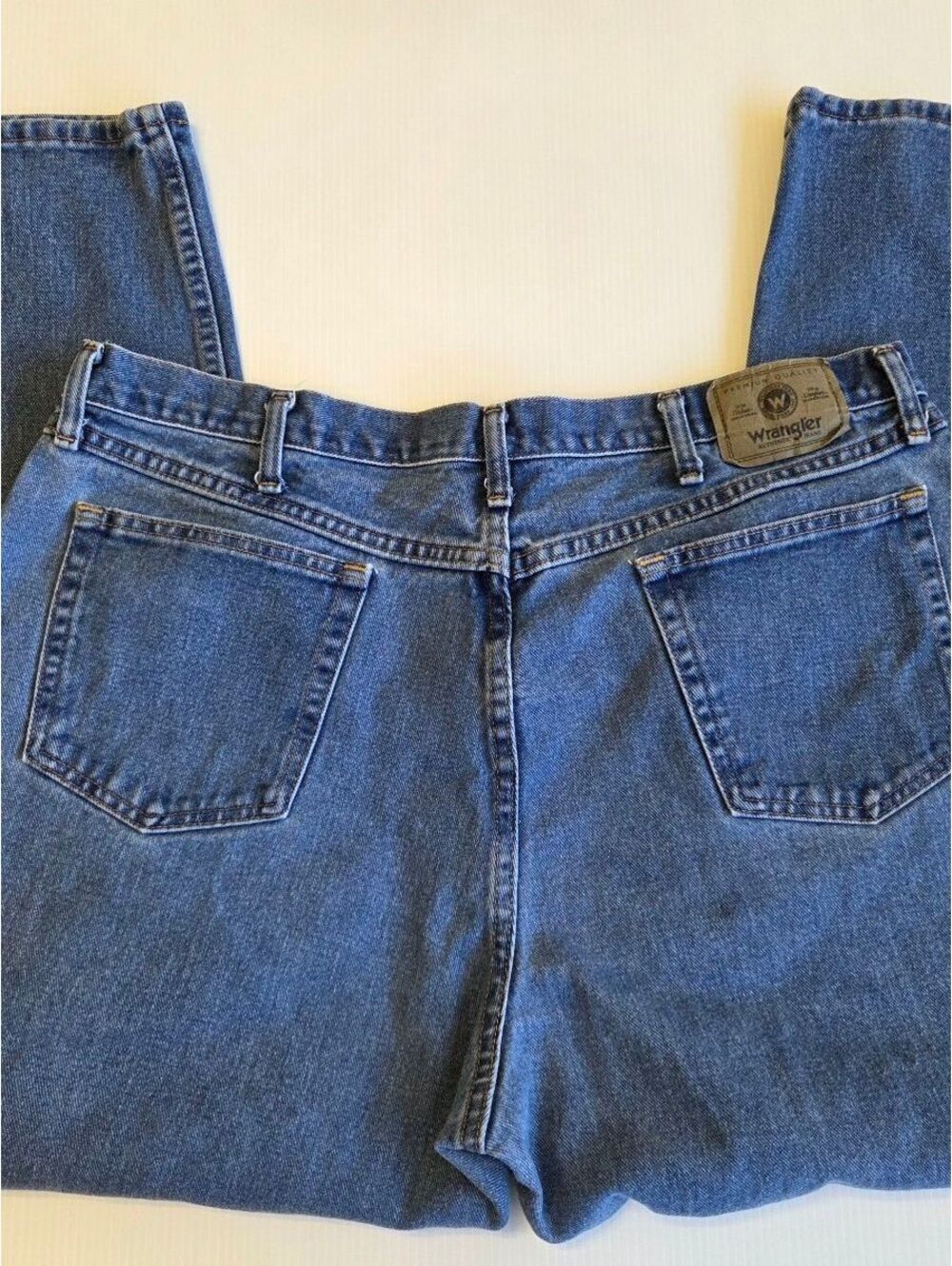 Wrangler Men's Classic Fit Blue Denim Jeans Size 40x30 100% Cotton